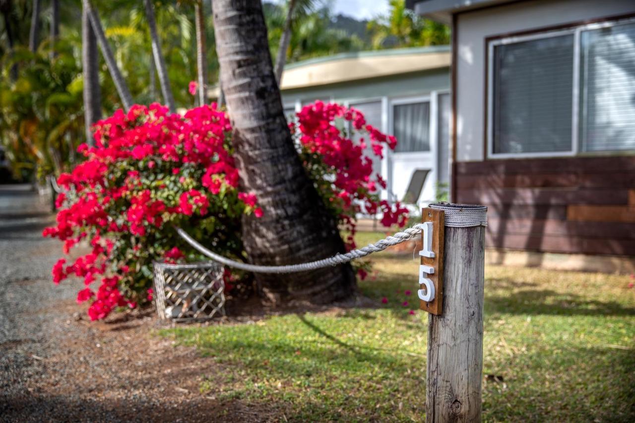 Bush Village Holiday Cabins Airlie Beach Buitenkant foto