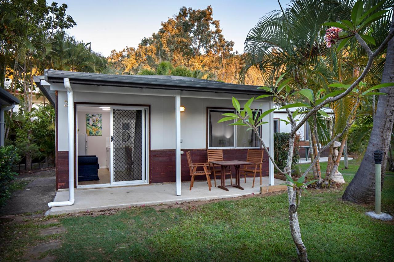 Bush Village Holiday Cabins Airlie Beach Buitenkant foto