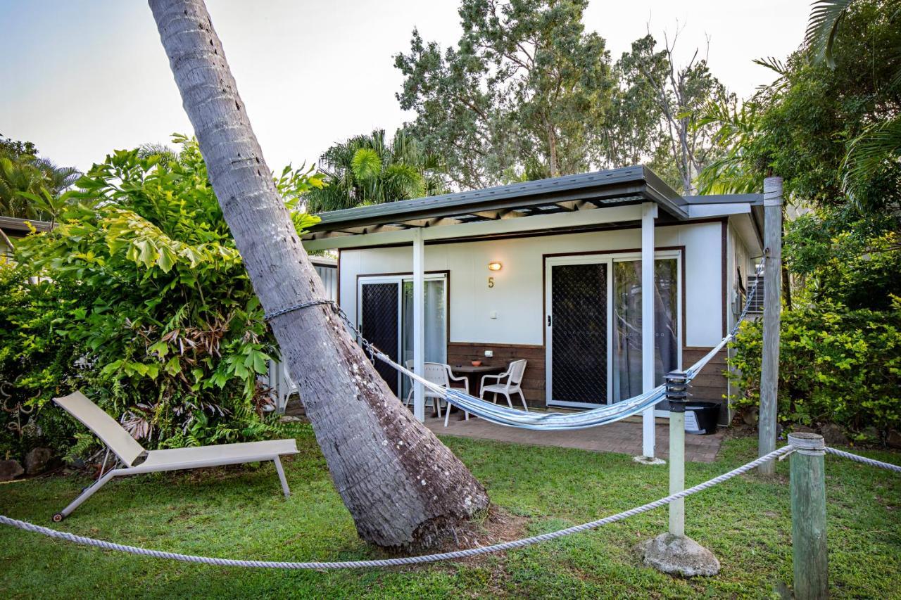 Bush Village Holiday Cabins Airlie Beach Buitenkant foto