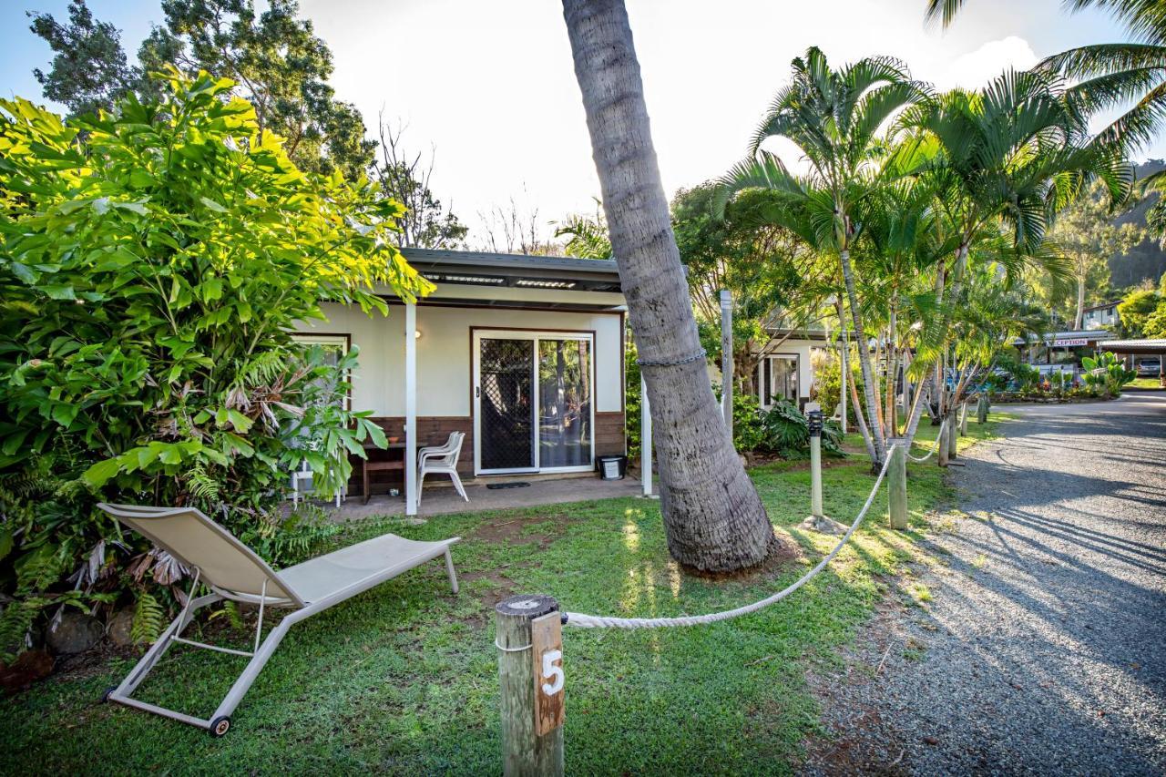 Bush Village Holiday Cabins Airlie Beach Buitenkant foto