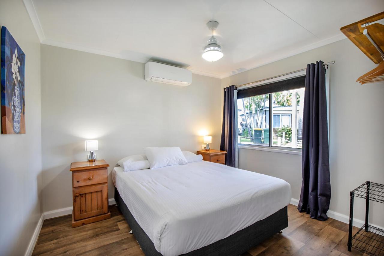 Bush Village Holiday Cabins Airlie Beach Buitenkant foto