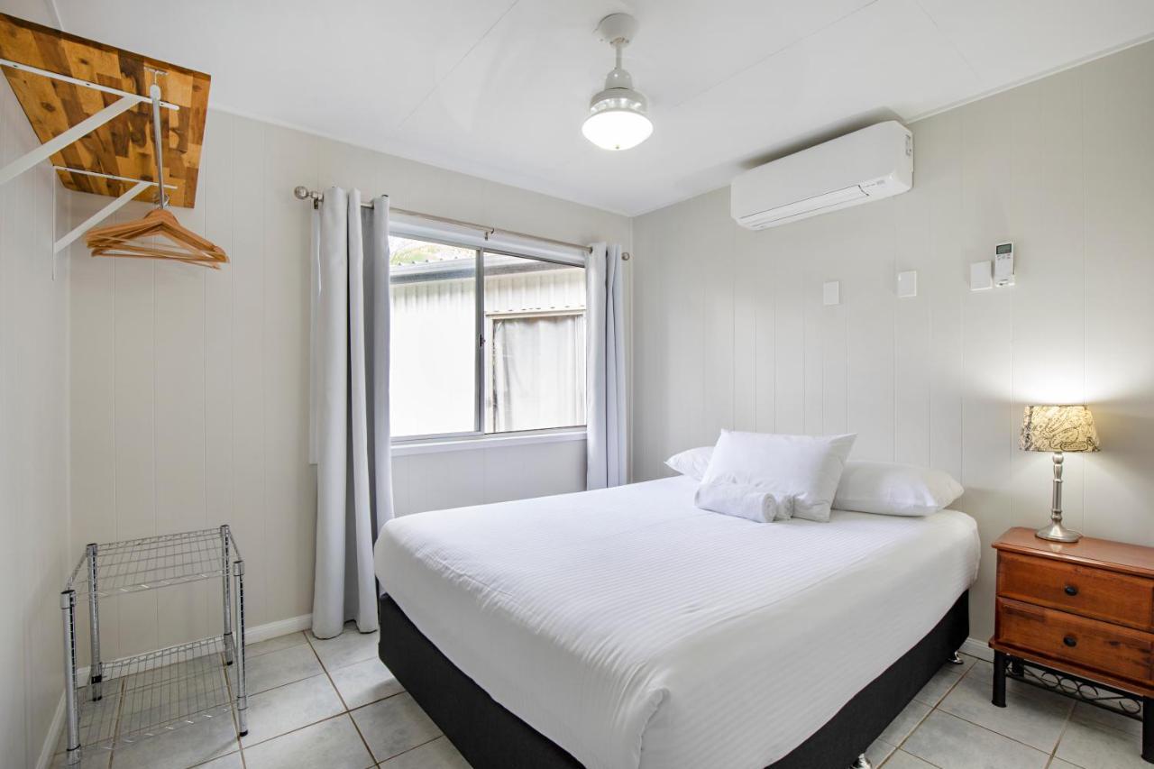 Bush Village Holiday Cabins Airlie Beach Buitenkant foto
