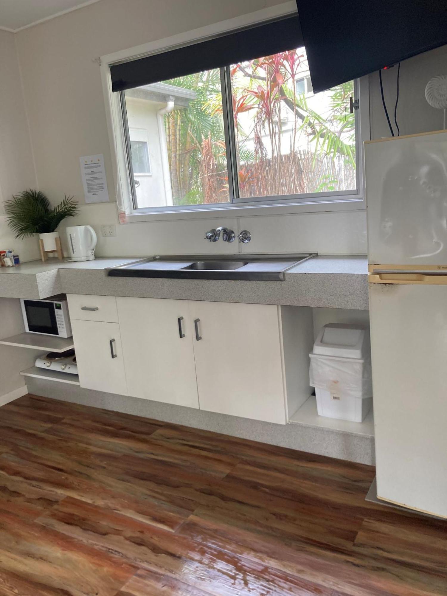 Bush Village Holiday Cabins Airlie Beach Buitenkant foto