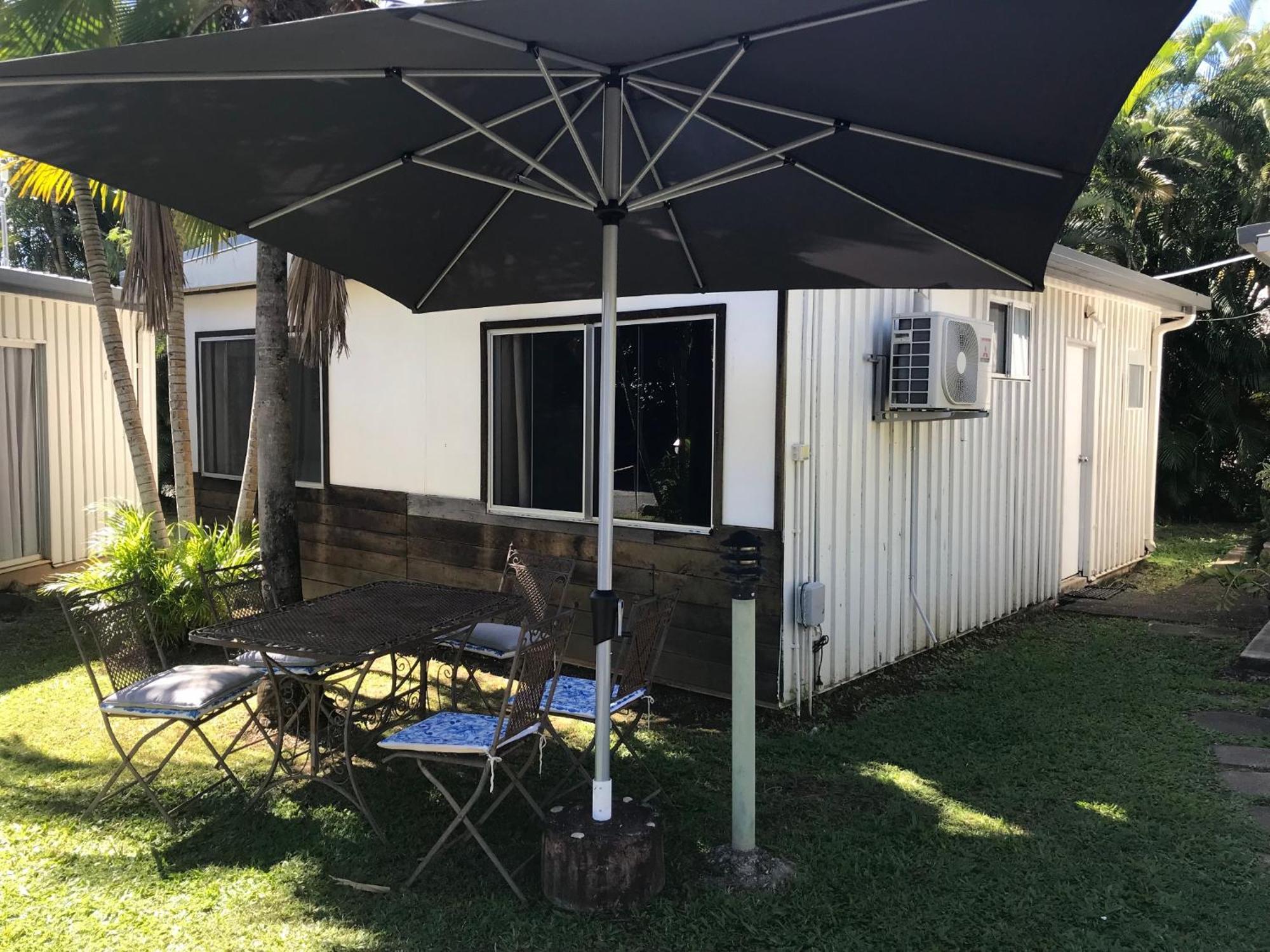 Bush Village Holiday Cabins Airlie Beach Buitenkant foto