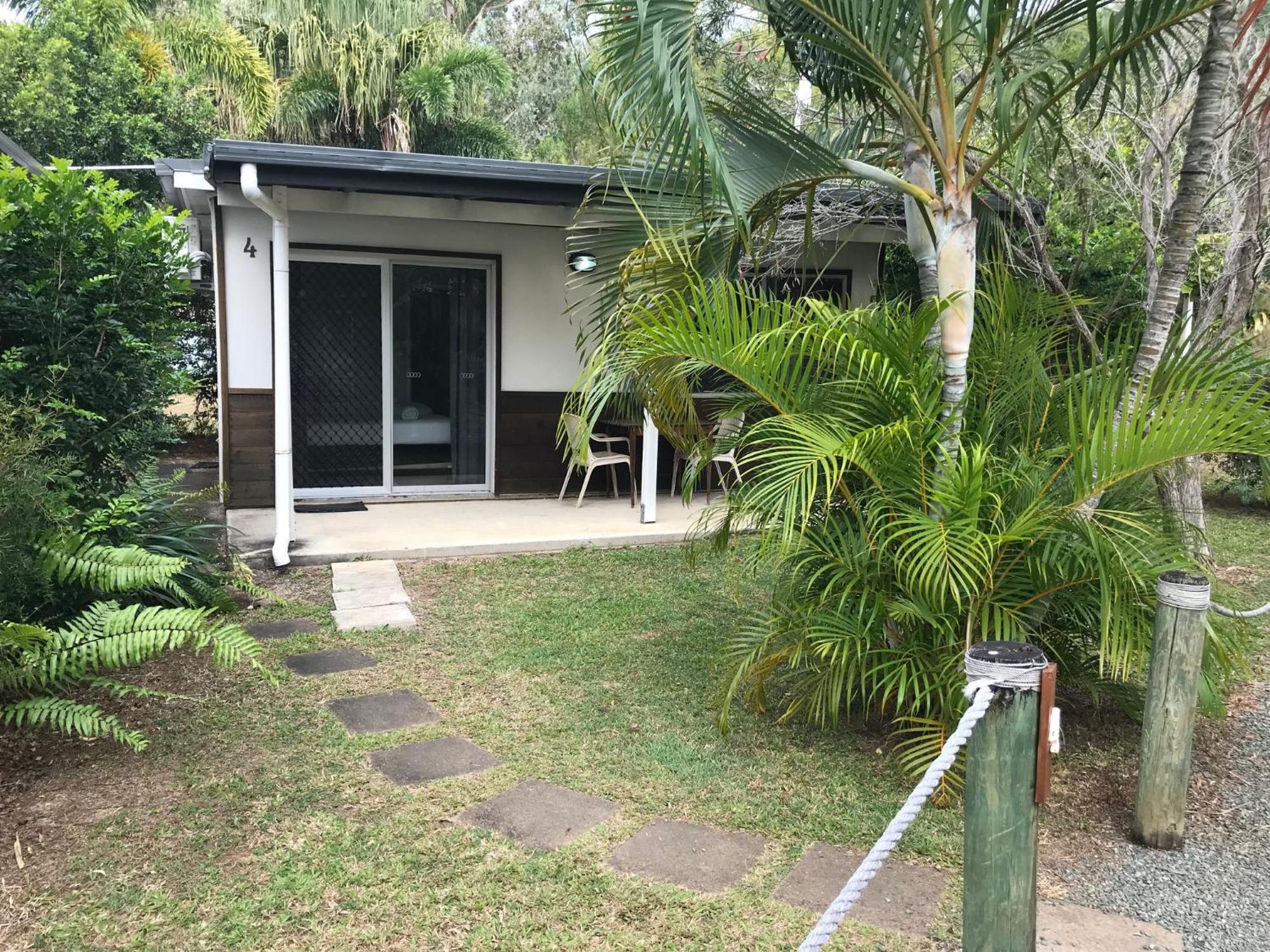 Bush Village Holiday Cabins Airlie Beach Buitenkant foto