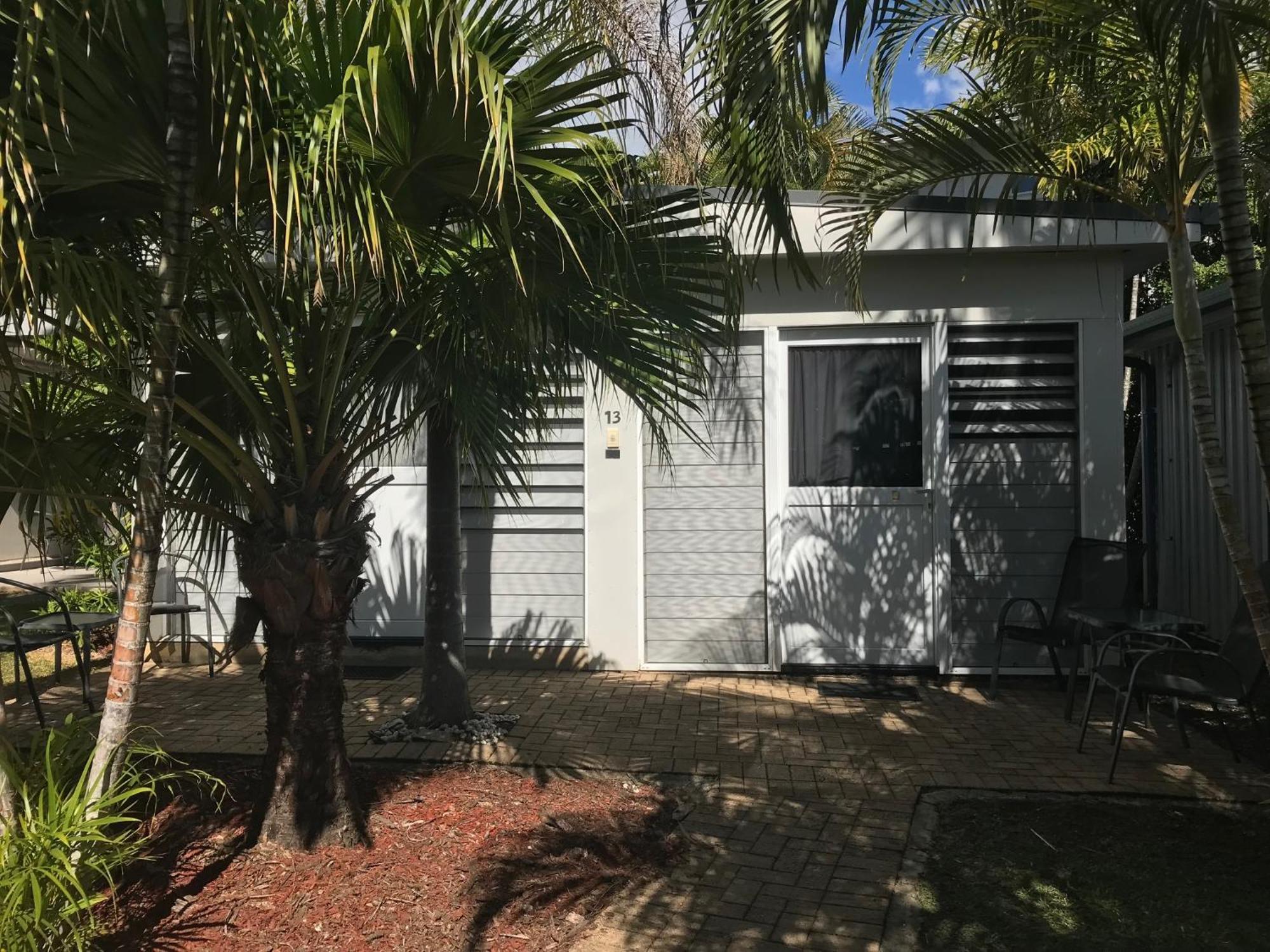 Bush Village Holiday Cabins Airlie Beach Buitenkant foto
