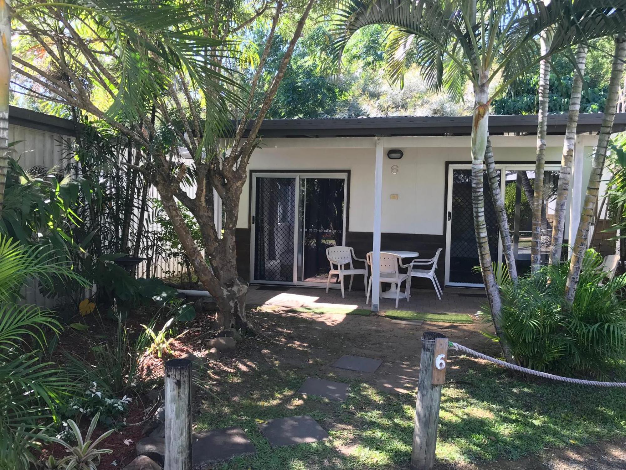 Bush Village Holiday Cabins Airlie Beach Buitenkant foto