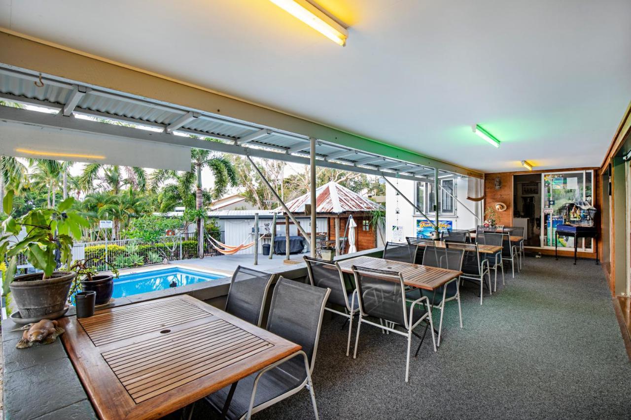 Bush Village Holiday Cabins Airlie Beach Buitenkant foto